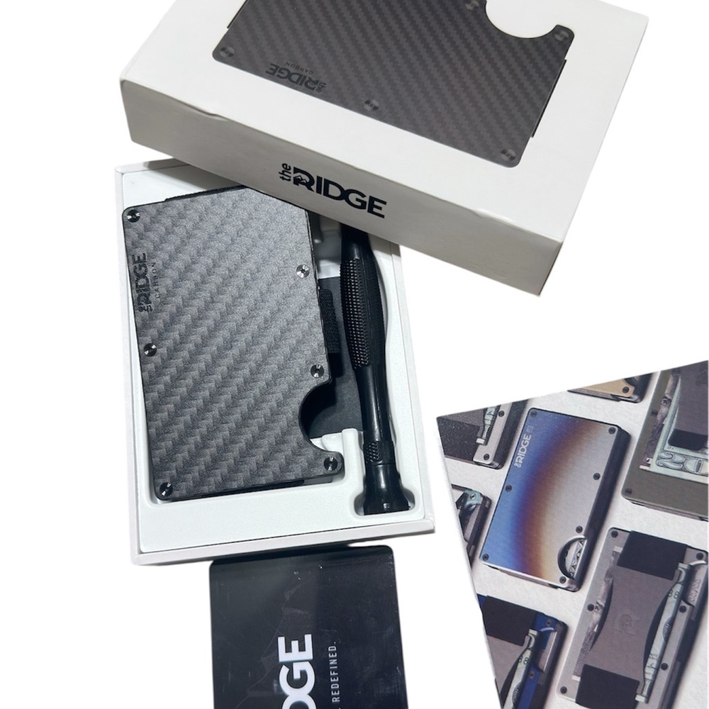 Ridge Carbon Fiber Wallet 3k weave  and air tag money clip** carbon fiber